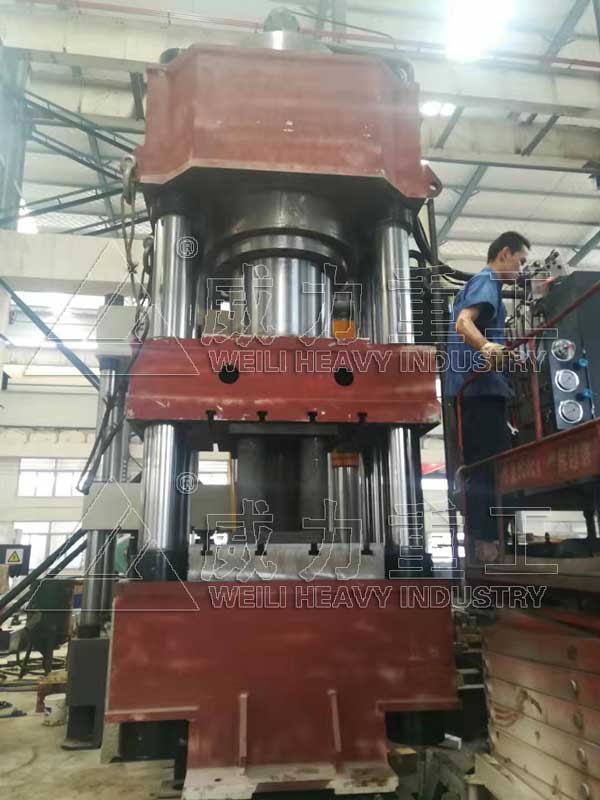 1500吨四柱油压机热锻成型液压机